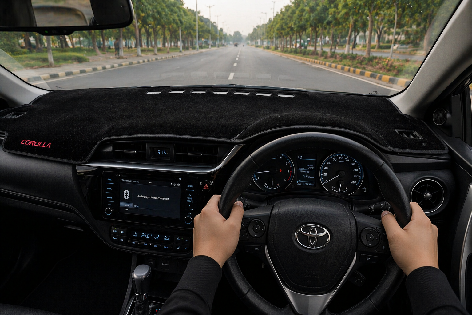 Premium Dashboard Mat for Toyota Corolla 2015–2021 – Anti-Slip Velvet Dashboard Cover, Heat Protection & Anti-Glare